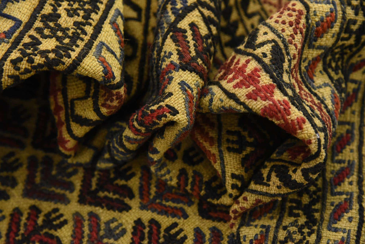 Rechteck Handgeflochten Teppich Kelim Afghan in Gold von Hadorn™ - Lifestyle Image