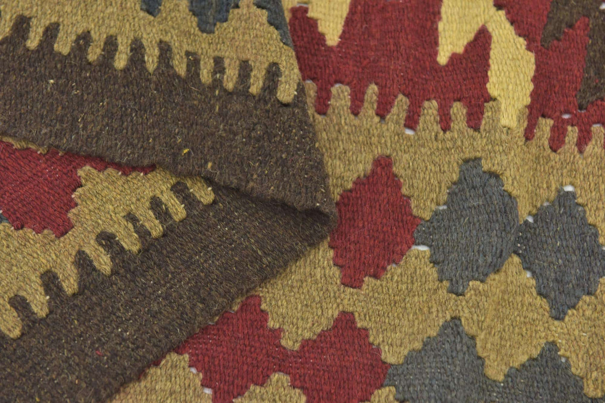 Rechteck Handgeflochten Teppich Kelim Maymana in Rot von Hadorn™ - Lifestyle Image