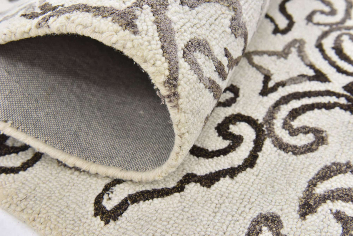 Wolle und Seide Teppich Luna in Beige von Hadorn™ - Lifestyle Image