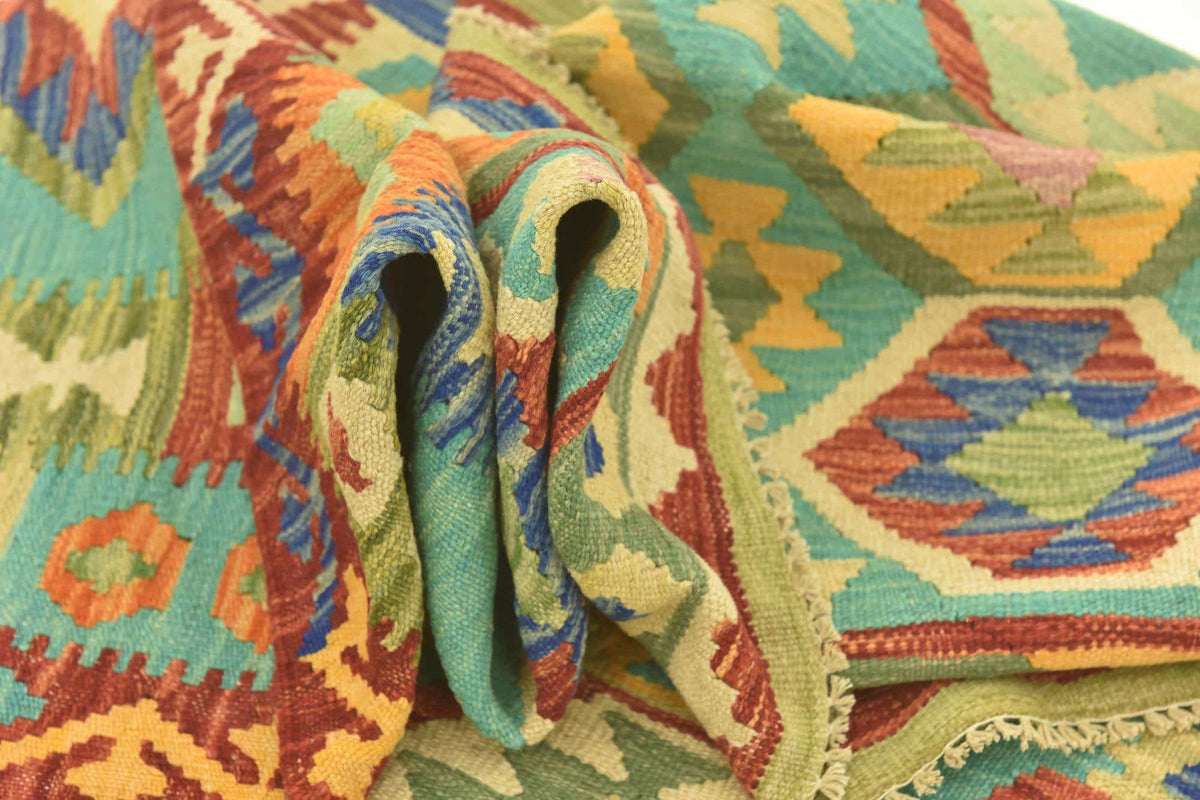 Rechteck Handgeflochten Teppich Kelim Maymana in Grün von Hadorn™ - Lifestyle Image