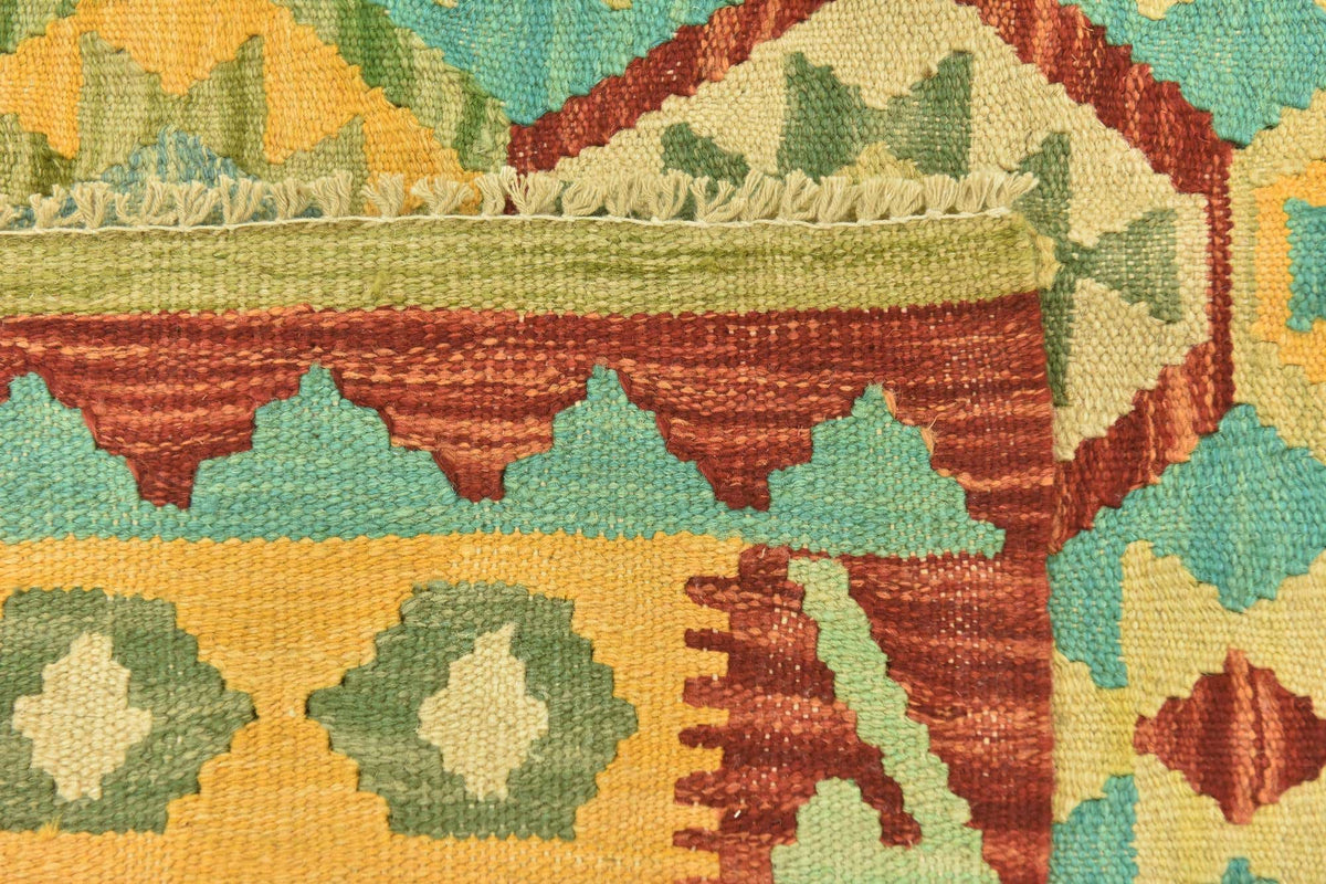 Rechteck Handgeflochten Teppich Kelim Maymana in Grün von Hadorn™ - Lifestyle Image