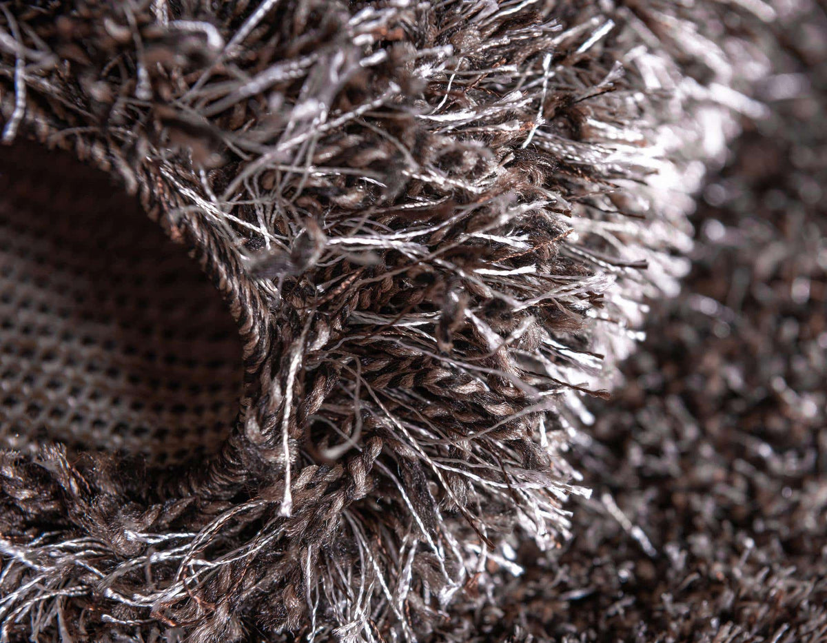 Rechteck Hochflorteppich Luxe Solid Shag in Pinecone Braun von Hadorn™ - Lifestyle Image