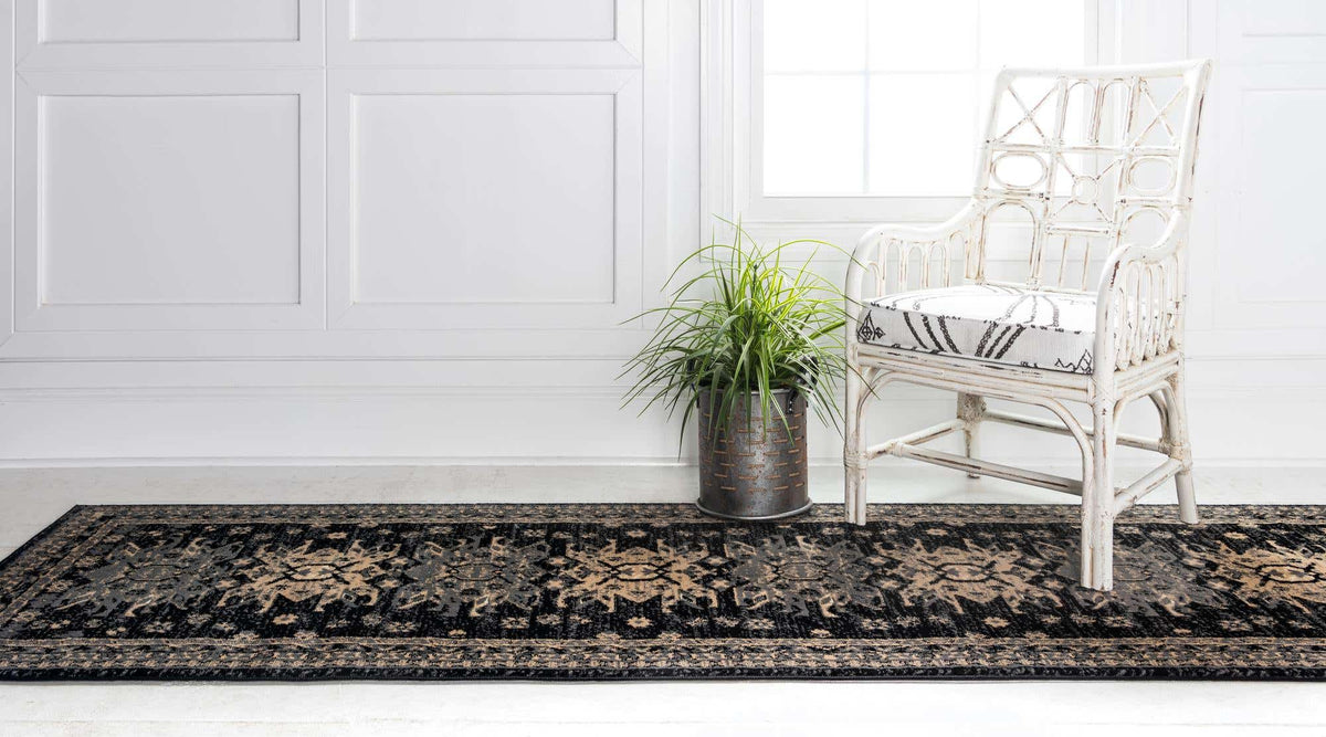 Läufer Teppich Heriz Design in Schwarz von Hadorn™ - Lifestyle Image