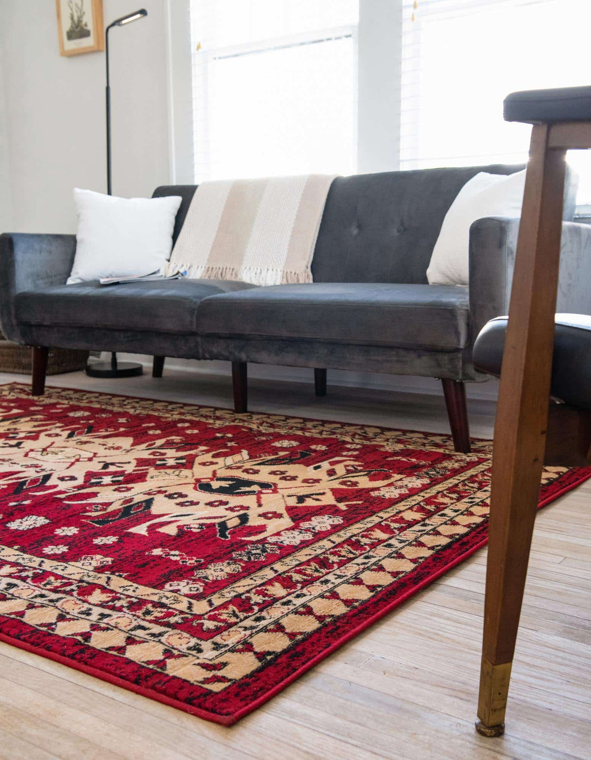 Rechteck Teppich Heriz Design in Rot von Hadorn™ - Lifestyle Image