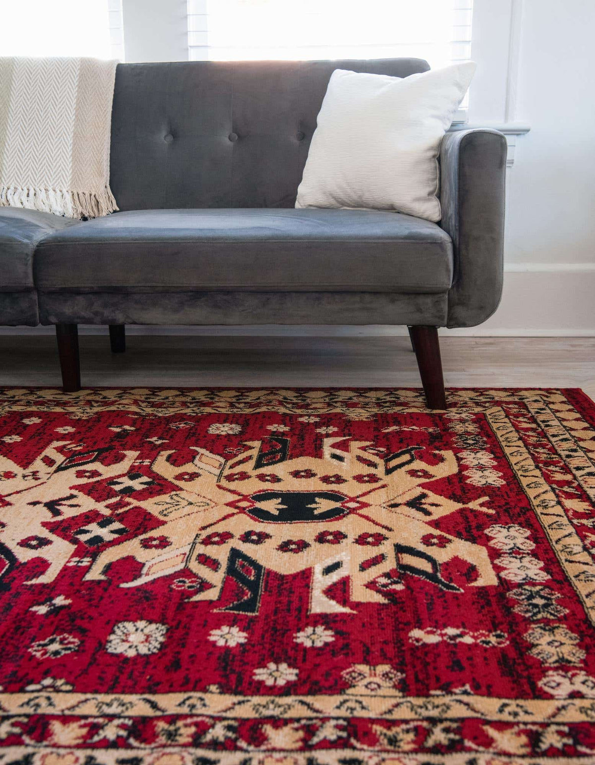 Rechteck Teppich Heriz Design in Rot von Hadorn™ - Lifestyle Image