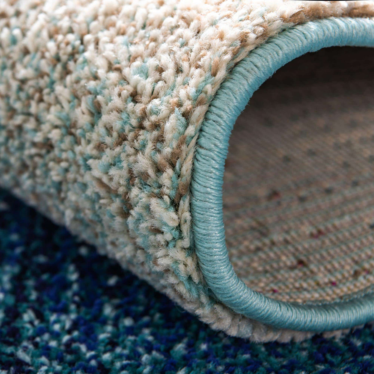 Rechteck Teppich Casablanca in Blau von Hadorn™ - Lifestyle Image