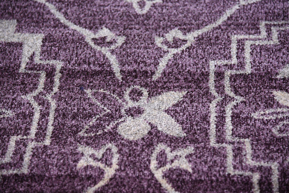 Rechteck Teppich Damask in Lila von Hadorn™ - Lifestyle Image