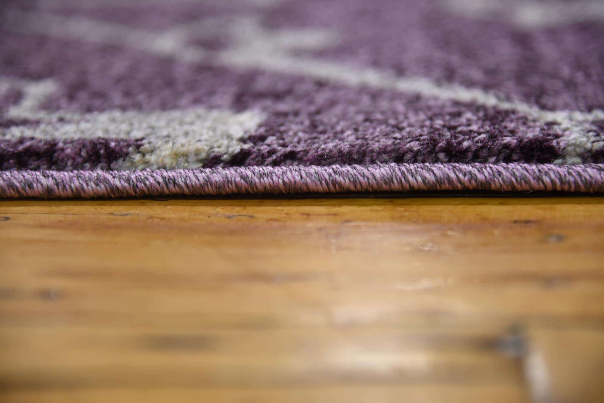 Rechteck Teppich Damask in Lila von Hadorn™ - Lifestyle Image