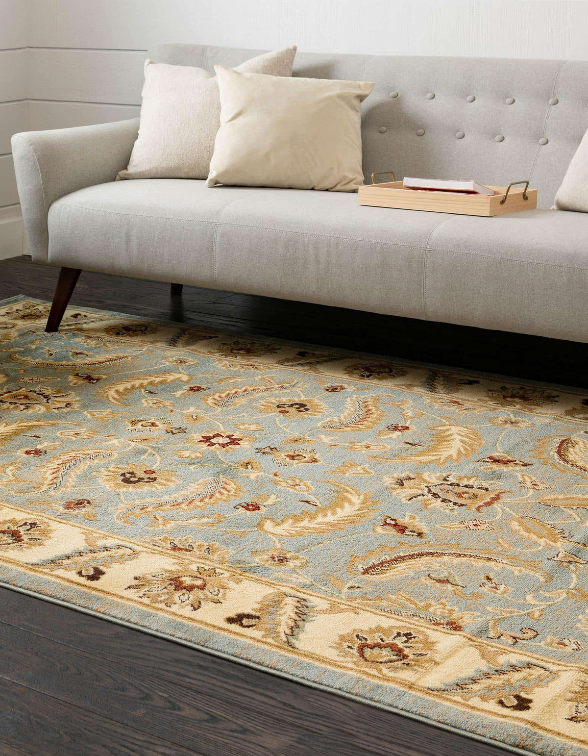 Rechteck Teppich Classic Agra in Hellblau von Hadorn™ - Lifestyle Image