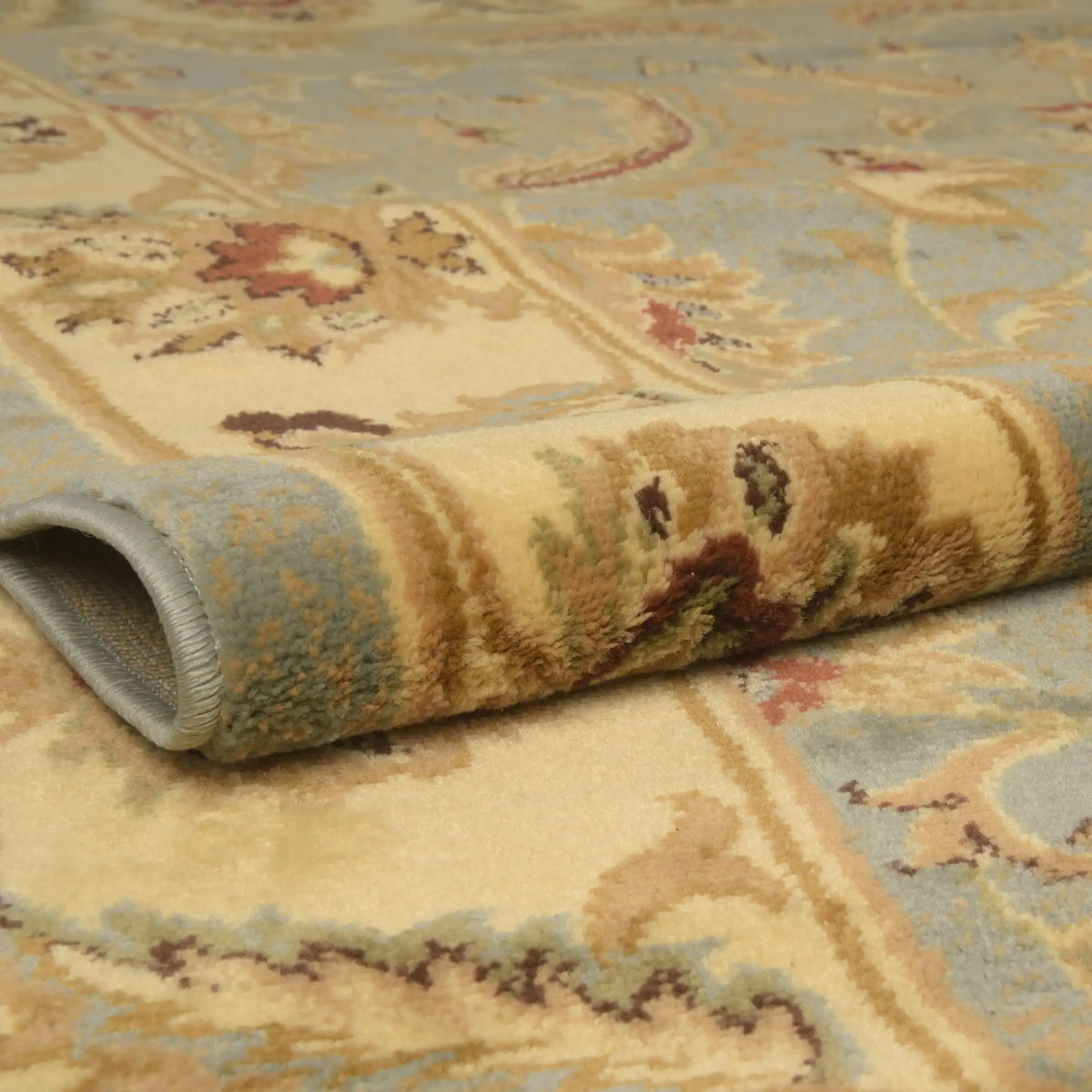 Rechteck Teppich Classic Agra in Hellblau von Hadorn™ - Lifestyle Image