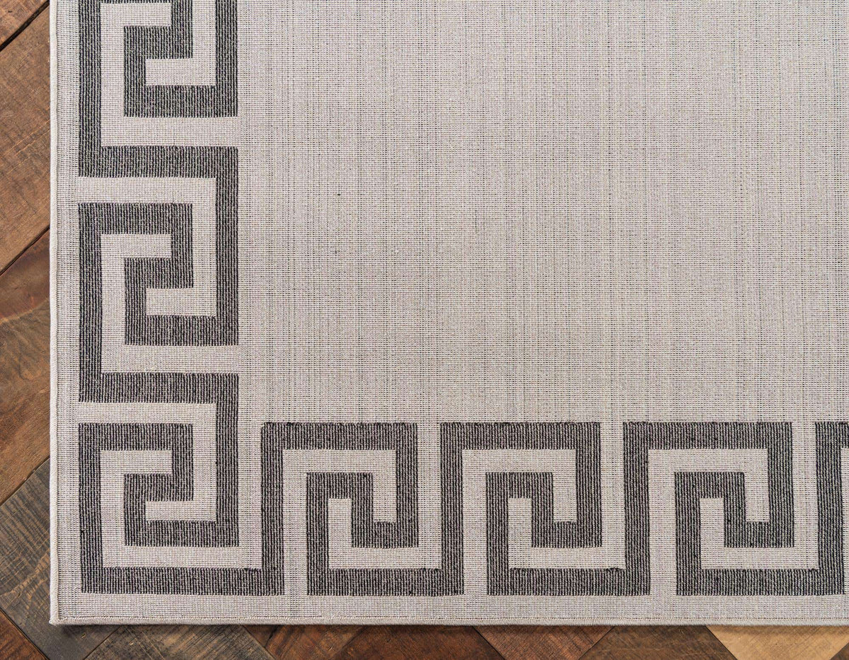 Rechteck Teppich Greek Key in Beige von Hadorn™ - Lifestyle Image