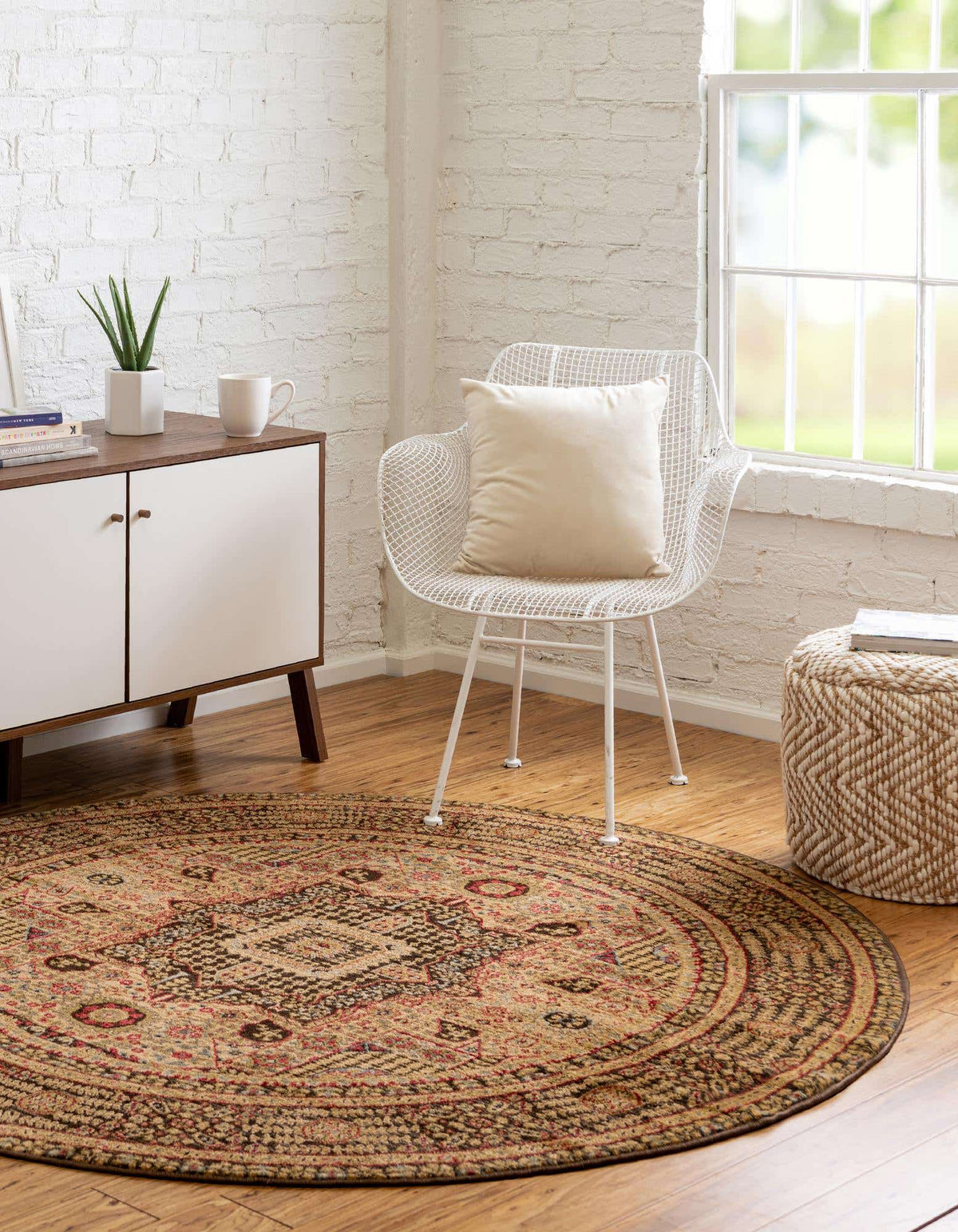 Rund Teppich Mamluk in Braun von Hadorn™ - Lifestyle Image