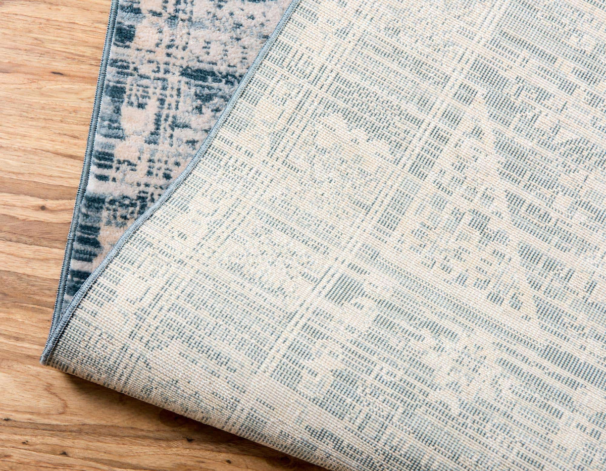 Rechteck Teppich Restoration in Blau von Hadorn™ - Lifestyle Image