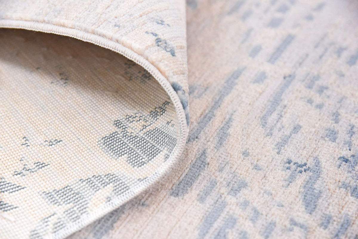 Rechteck Teppich Restoration in Blau von Hadorn™ - Lifestyle Image