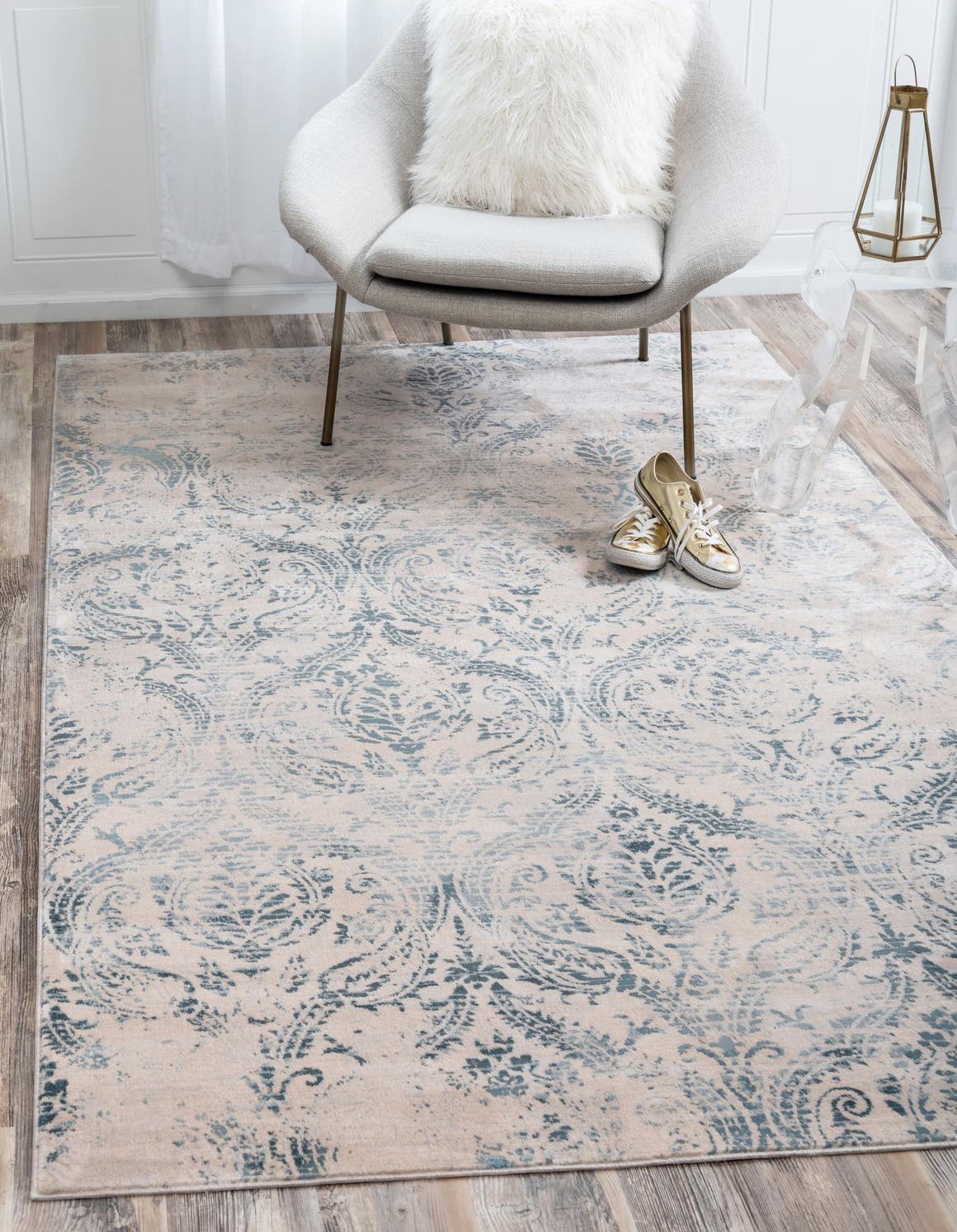 Rechteck Teppich Restoration in Blau von Hadorn™ - Lifestyle Image