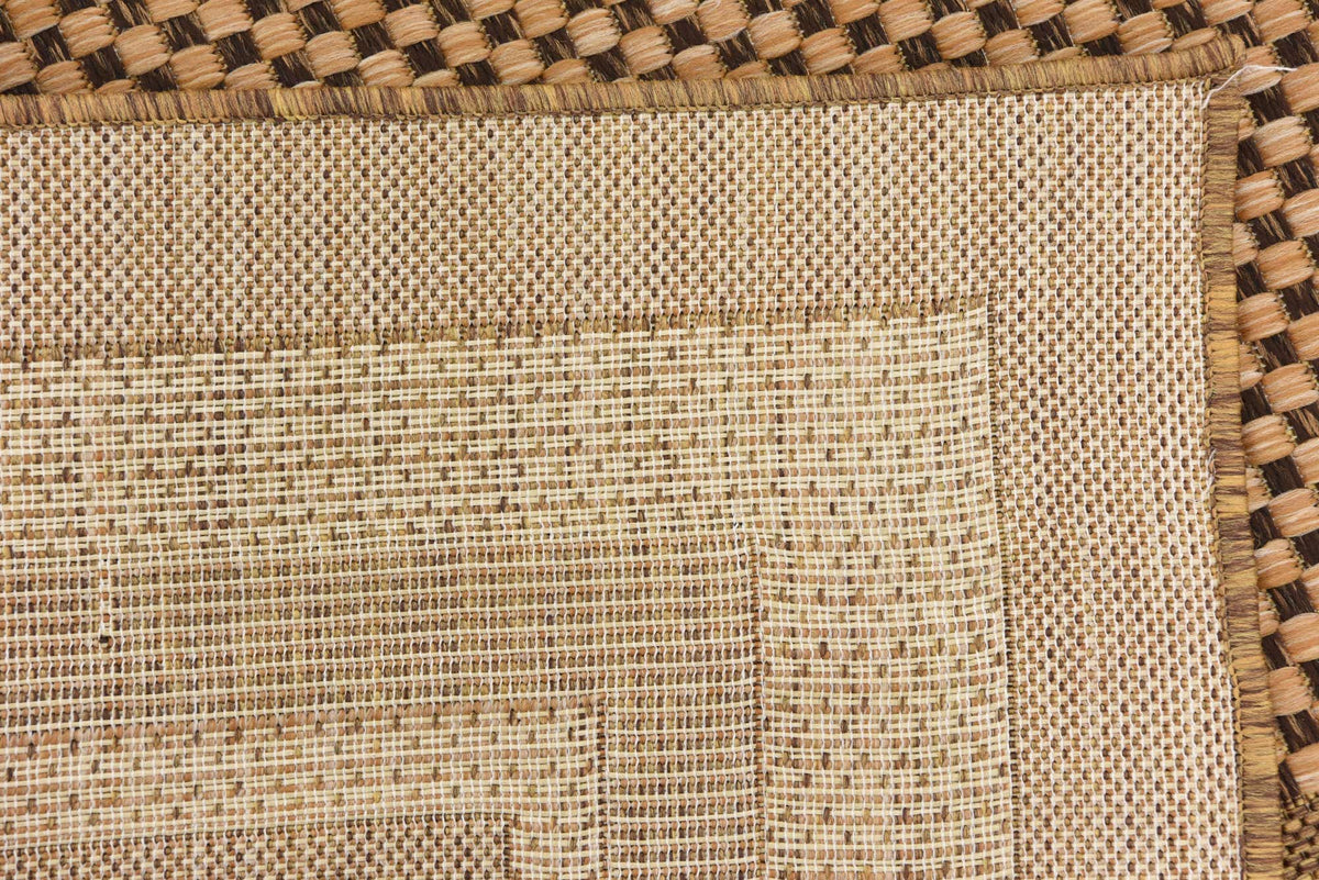 Rechteck Outdoor Teppich Outdoor Border in Hellbraun von Hadorn™ - Lifestyle Image
