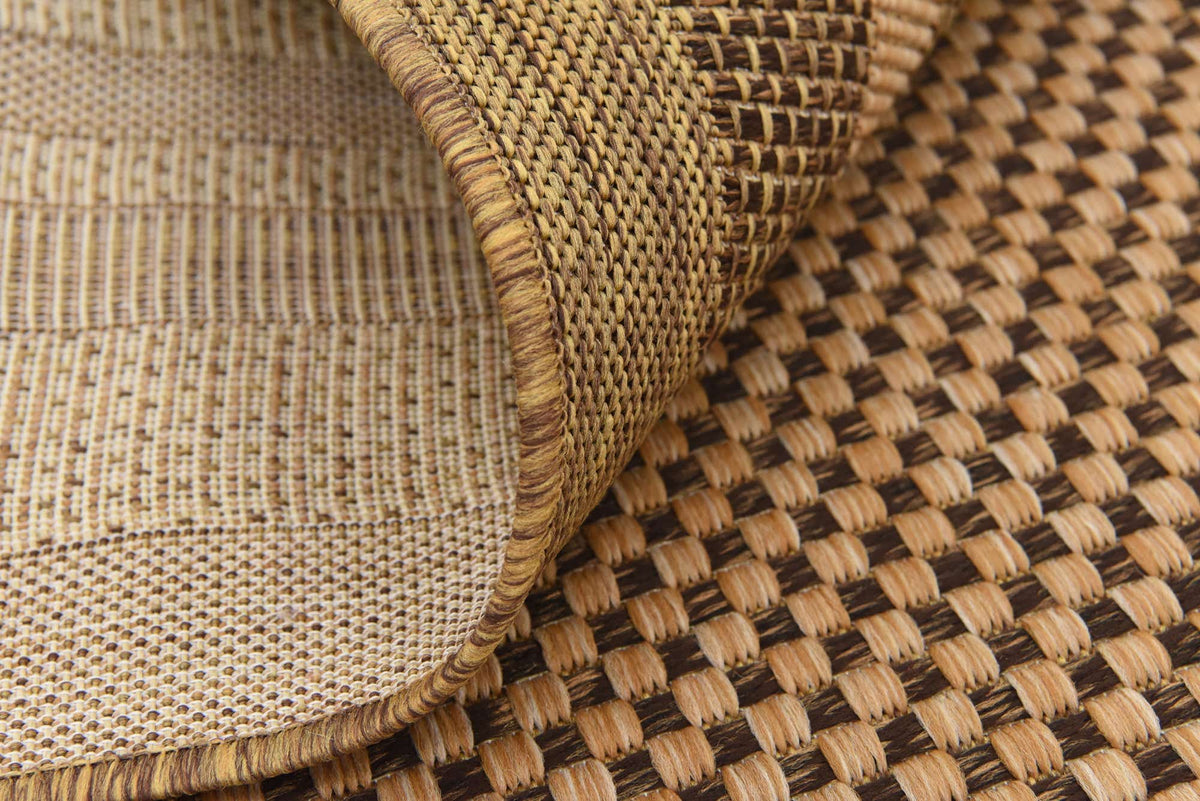 Rechteck Outdoor Teppich Outdoor Border in Hellbraun von Hadorn™ - Lifestyle Image