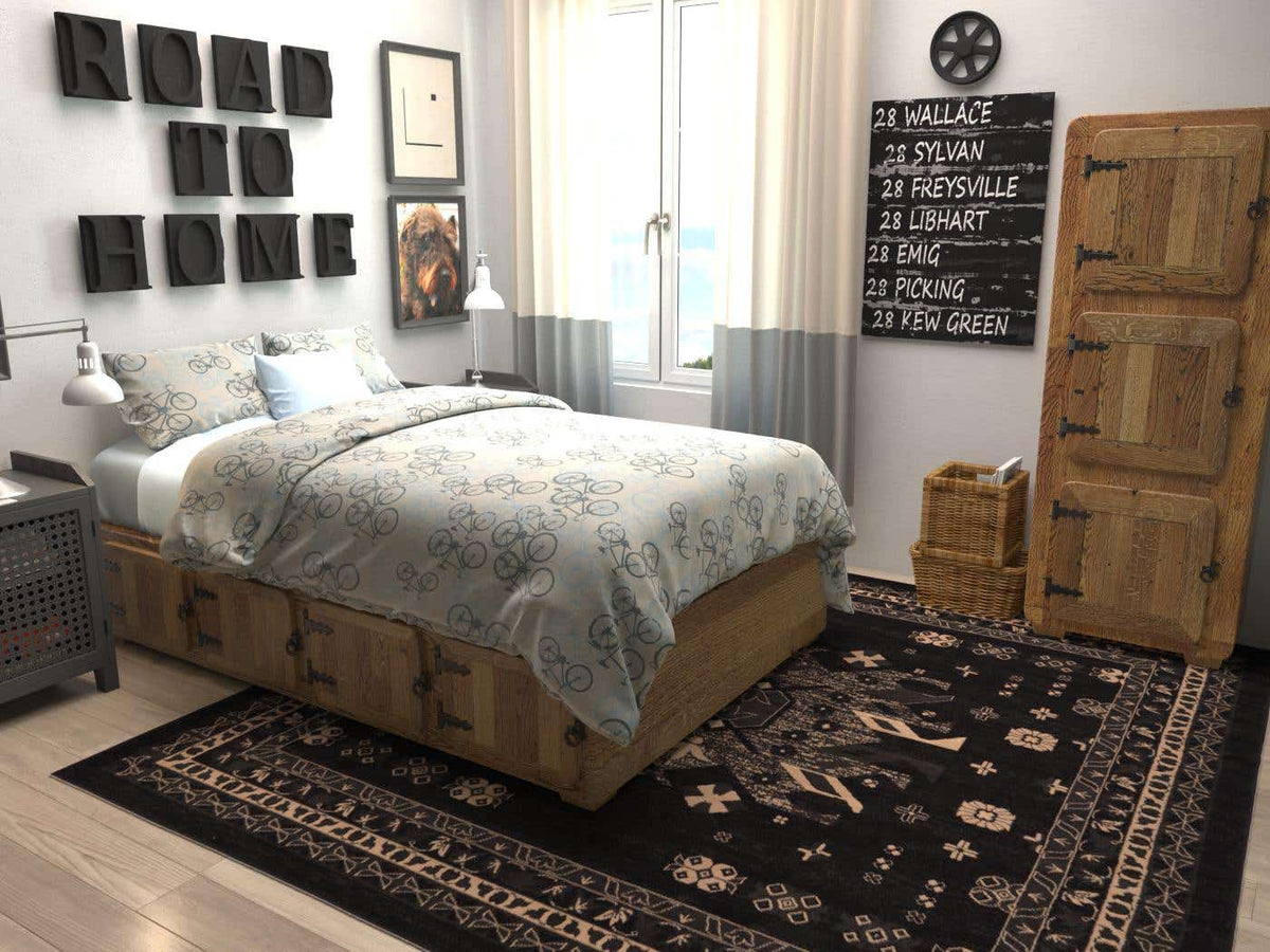 Quadratisch Teppich Heriz Design in Schwarz von Hadorn™ - Lifestyle Image