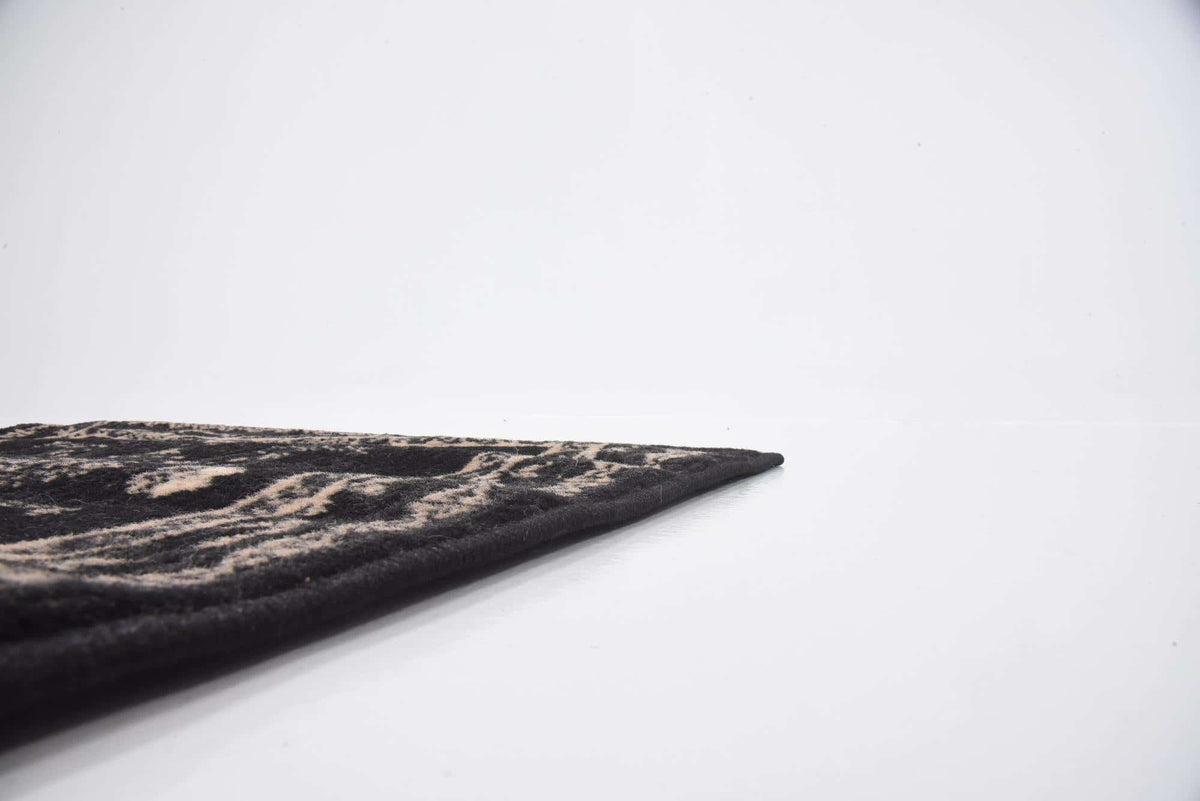 Läufer Teppich Heriz Design in Schwarz von Hadorn™ - Lifestyle Image