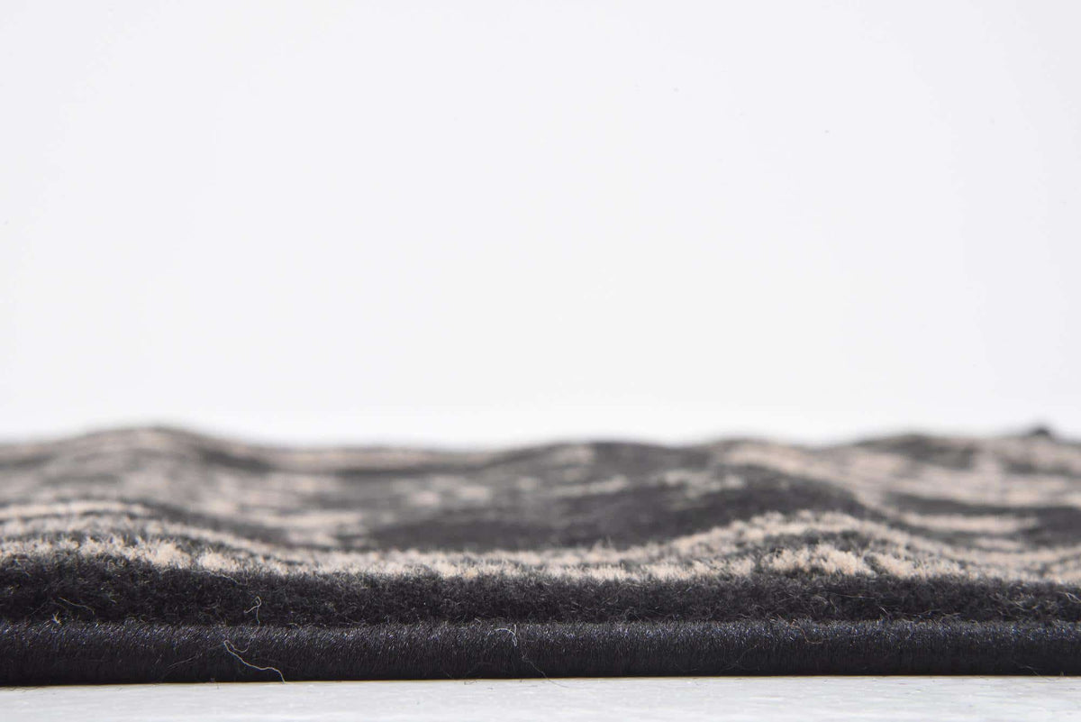 Läufer Teppich Heriz Design in Schwarz von Hadorn™ - Lifestyle Image