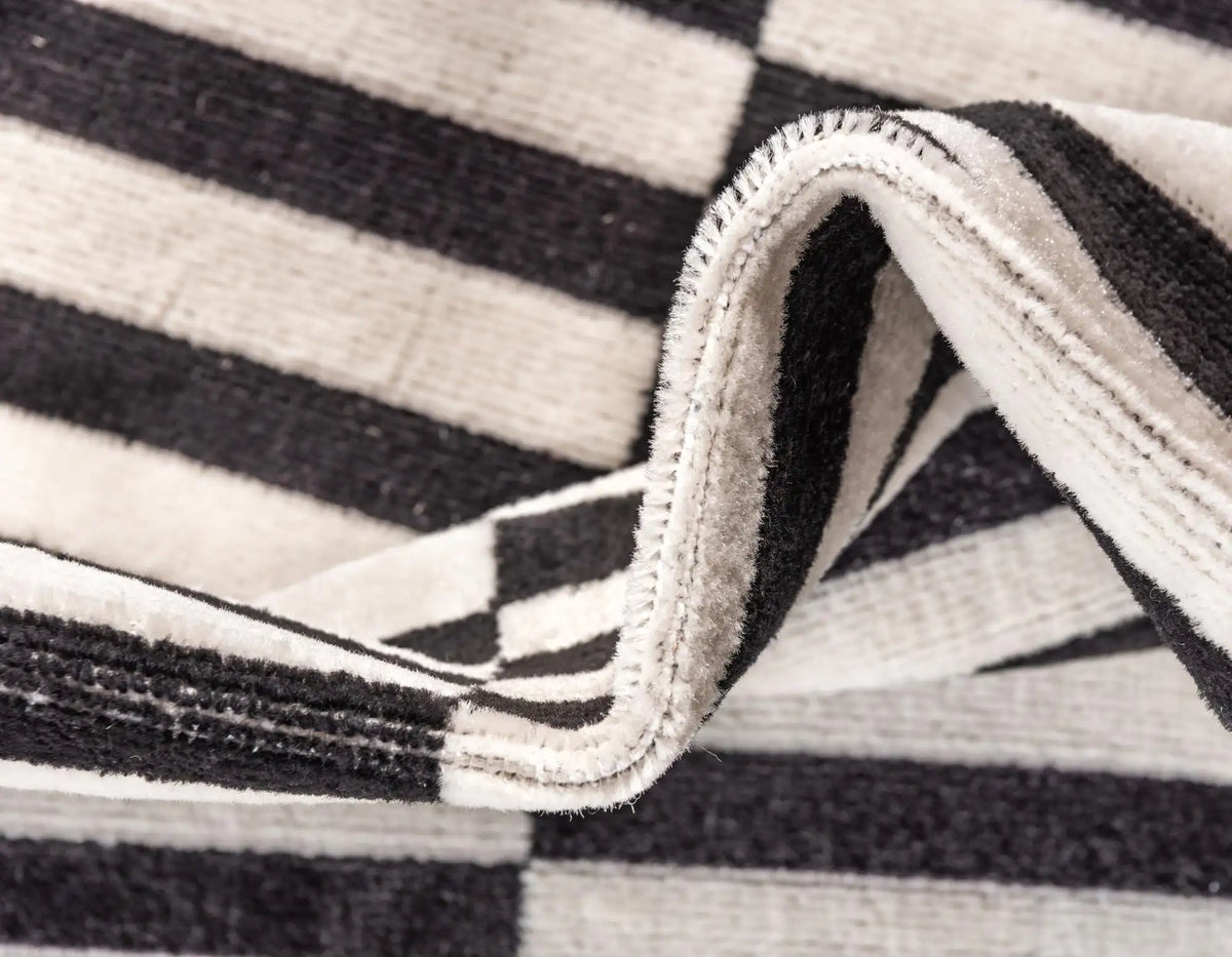 Rechteck Teppich Tribeca in Schwarz von Hadorn™ - Lifestyle Image
