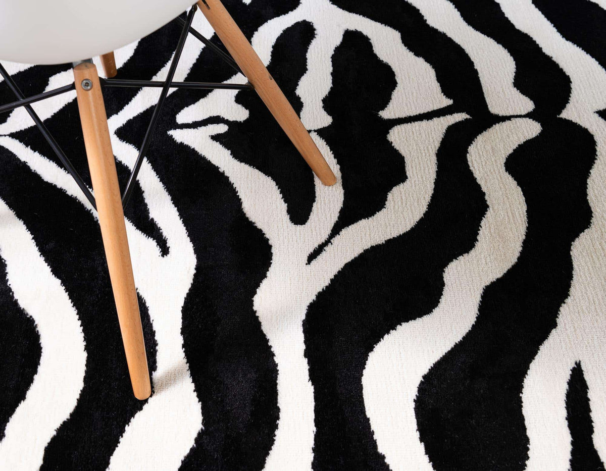 Rechteck Teppich Safari in Schwarz von Hadorn™ - Lifestyle Image