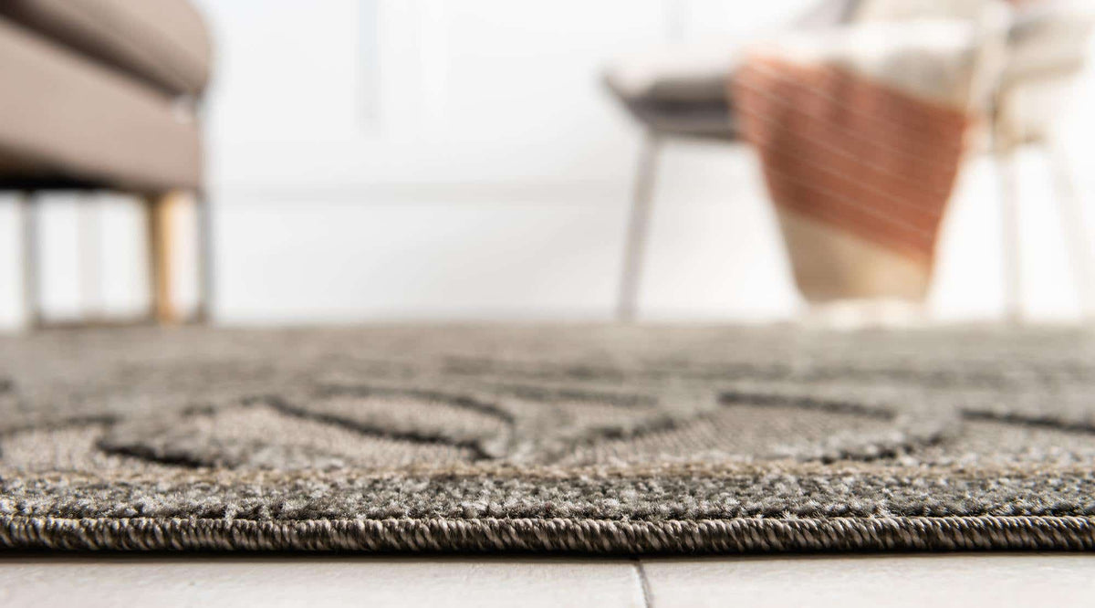 Rechteck Outdoor Teppich Outdoor Botanical in Grau von Hadorn™ - Lifestyle Image