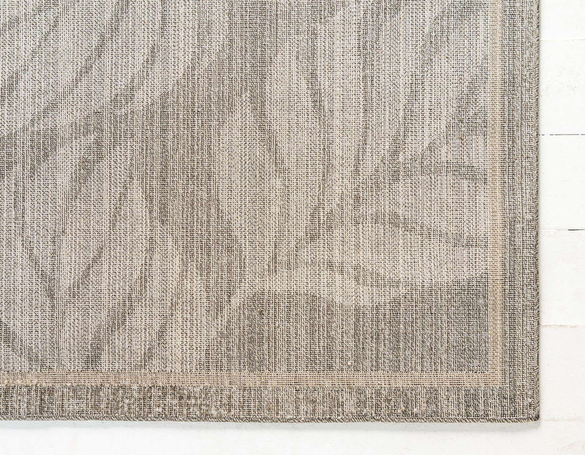 Rechteck Outdoor Teppich Outdoor Botanical in Grau von Hadorn™ - Lifestyle Image