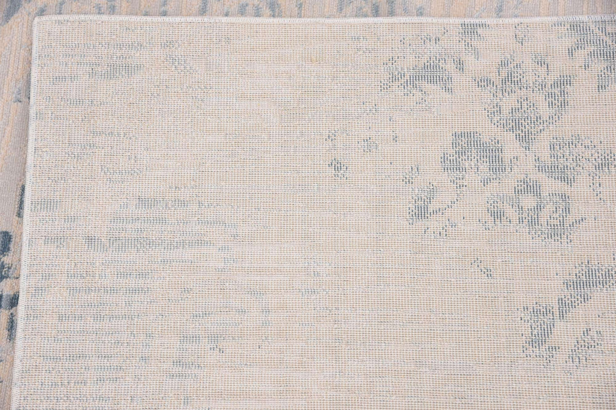 Rechteck Teppich Restoration in Blau von Hadorn™ - Lifestyle Image