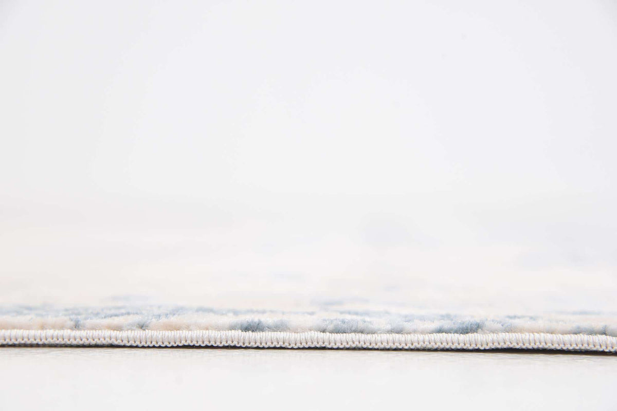 Rechteck Teppich Restoration in Blau von Hadorn™ - Lifestyle Image