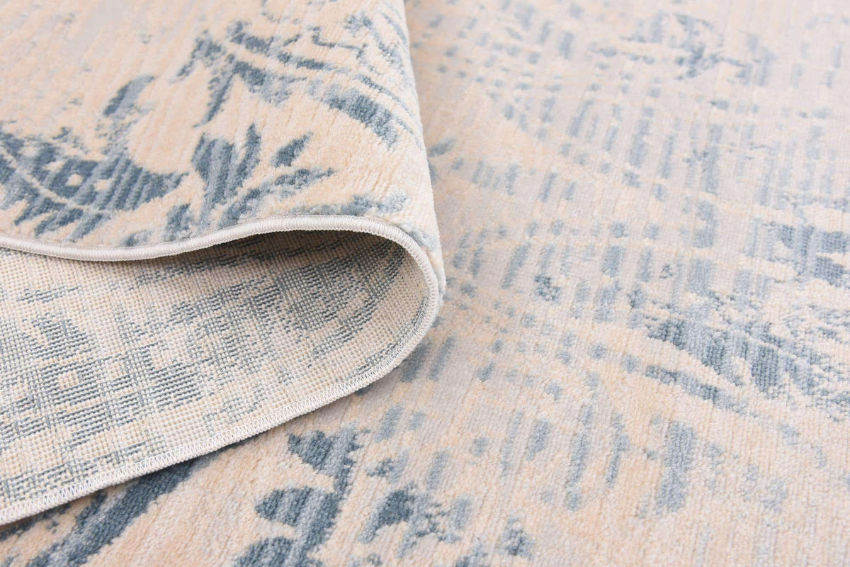 Rechteck Teppich Restoration in Blau von Hadorn™ - Lifestyle Image