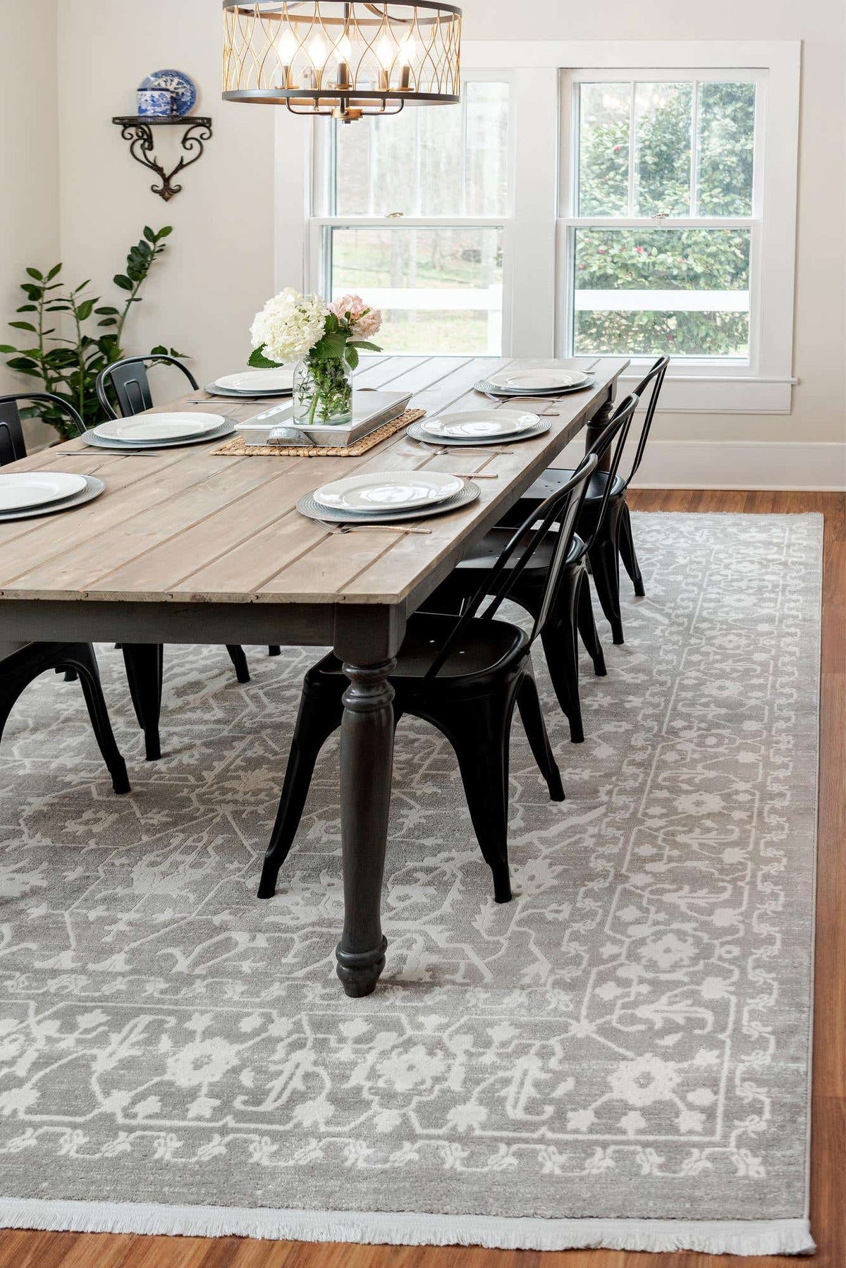 Rechteck Teppich New Vintage in Hellgrau von Hadorn™ - Lifestyle Image