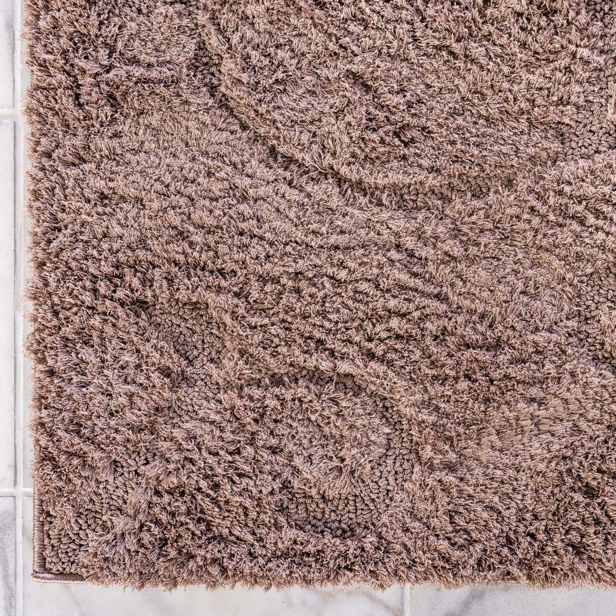 Rechteck Hochflorteppich Floral Shag in Braun von Hadorn™ - Lifestyle Image
