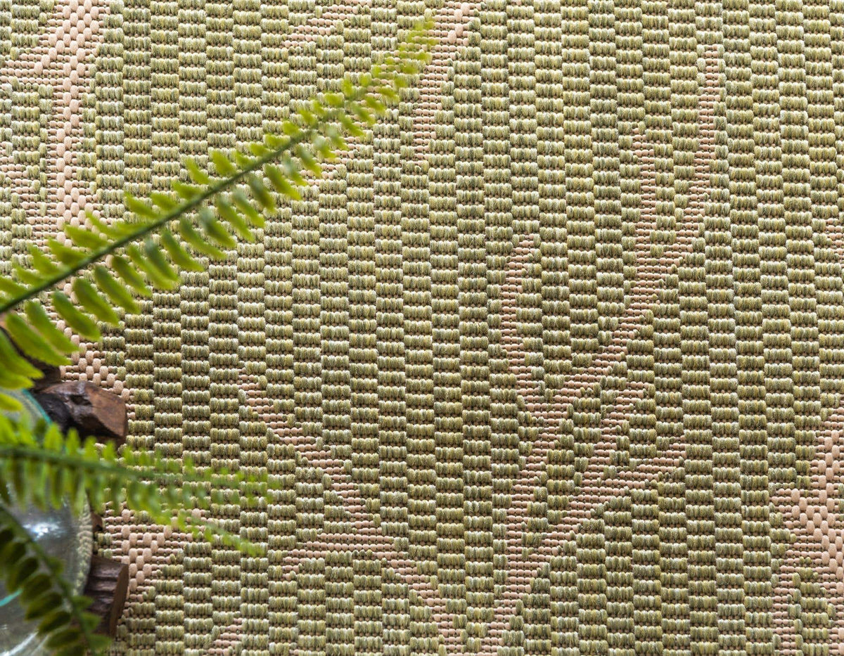 Rechteck Outdoor Teppich Outdoor Botanical in Hellgrün von Hadorn™ - Lifestyle Image