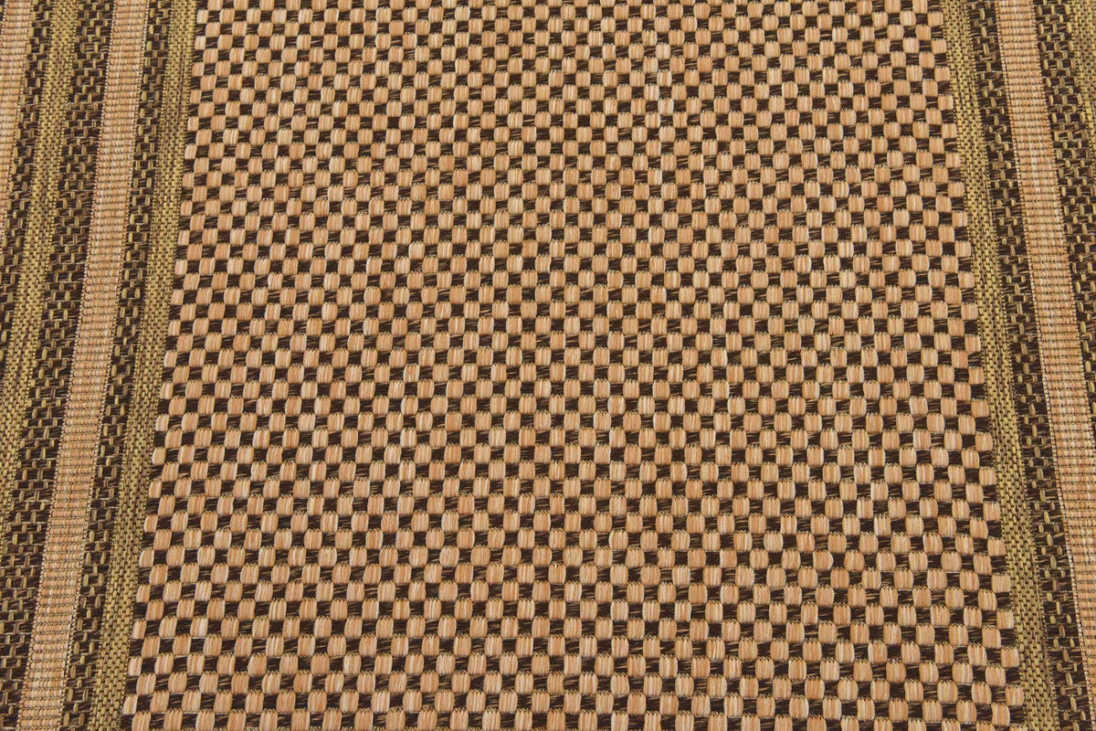 Rechteck Outdoor Teppich Outdoor Border in Hellbraun von Hadorn™ - Lifestyle Image