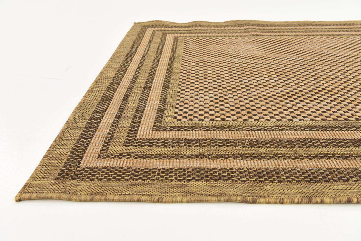 Rechteck Outdoor Teppich Outdoor Border in Hellbraun von Hadorn™ - Lifestyle Image