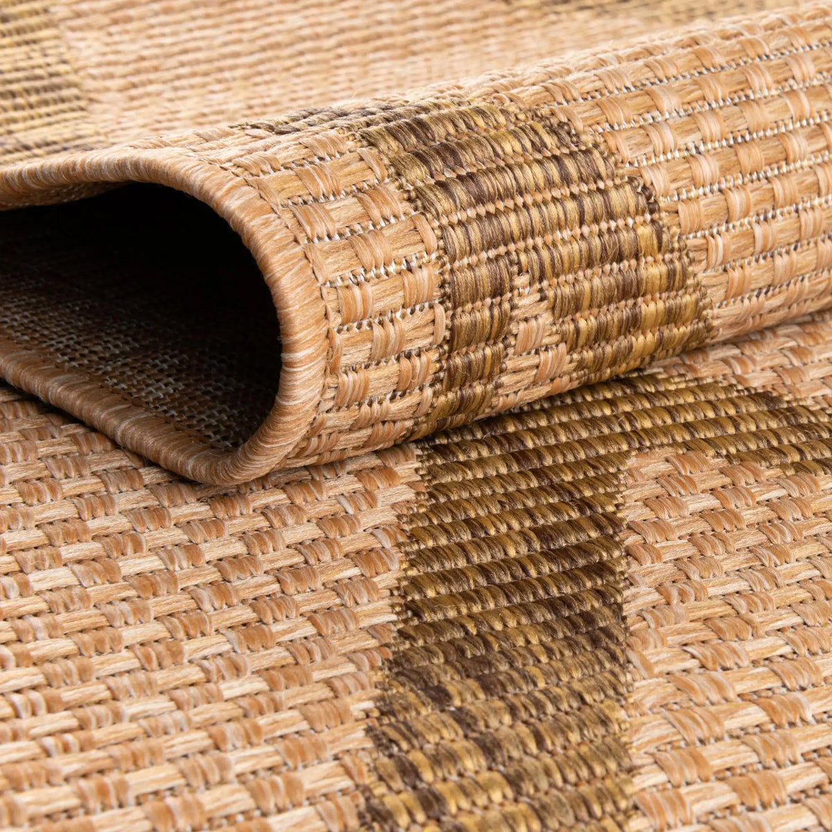 Rechteck Outdoor Teppich Outdoor Trellis in Hellbraun von Hadorn™ - Lifestyle Image