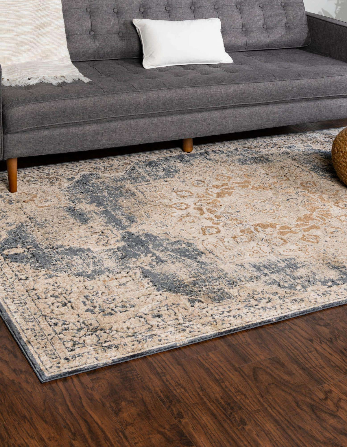 Rechteck Teppich Villa in Dunkelblau von Hadorn™ - Lifestyle Image