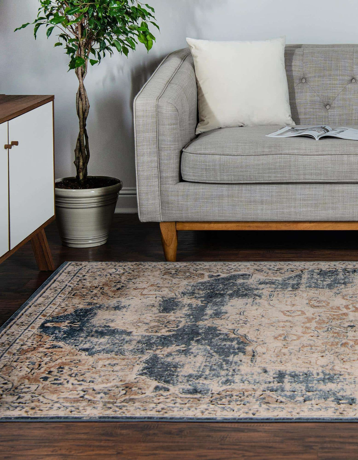 Rechteck Teppich Villa in Dunkelblau von Hadorn™ - Lifestyle Image