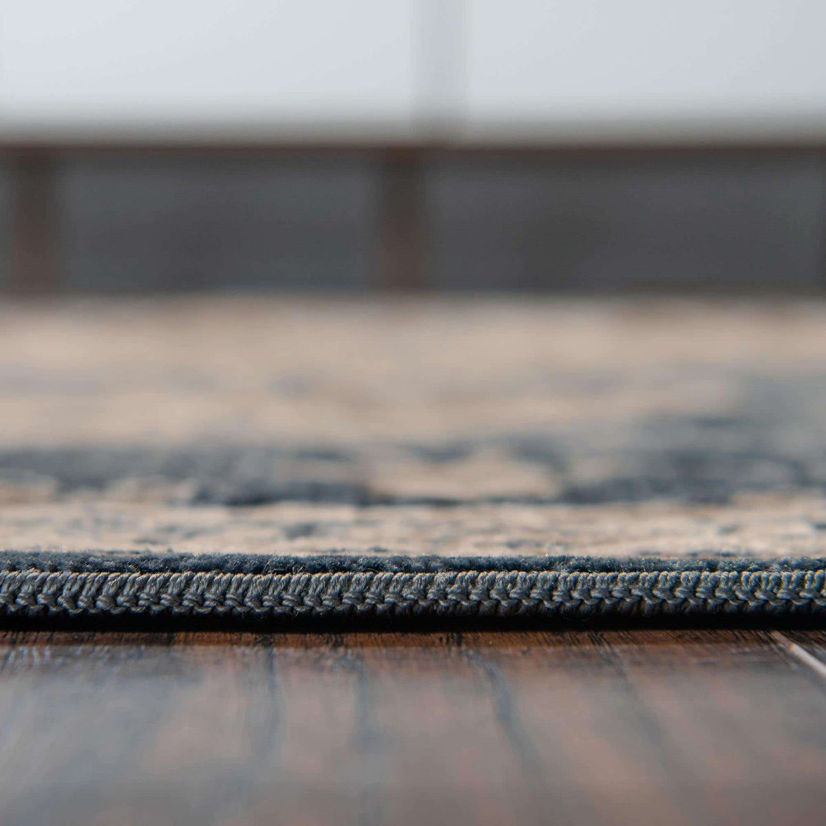 Rechteck Teppich Villa in Dunkelblau von Hadorn™ - Lifestyle Image