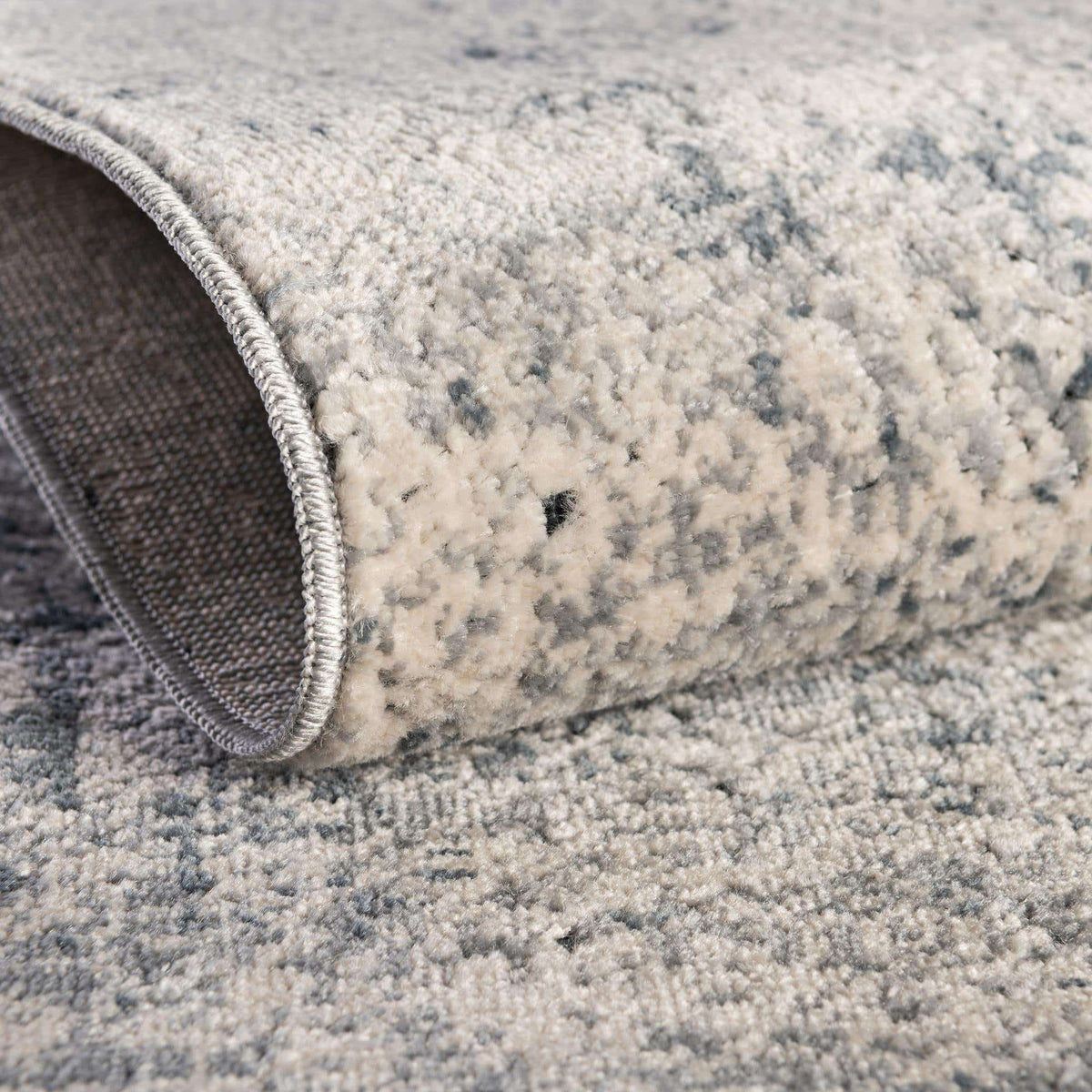 Läufer Teppich Villa in Grau von Hadorn™ - Lifestyle Image
