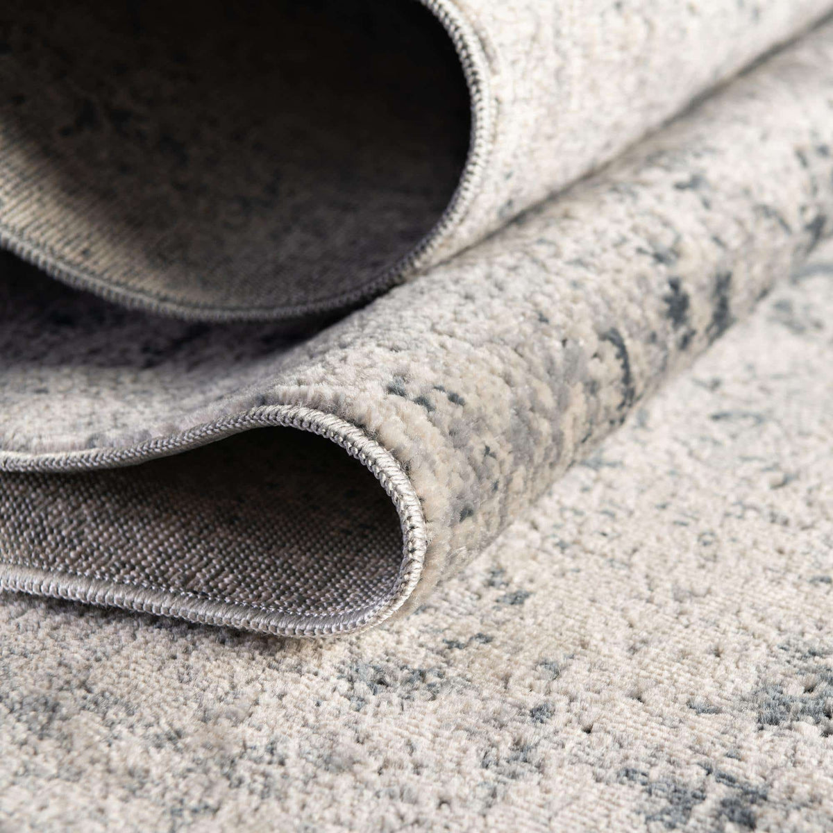 Läufer Teppich Villa in Grau von Hadorn™ - Lifestyle Image
