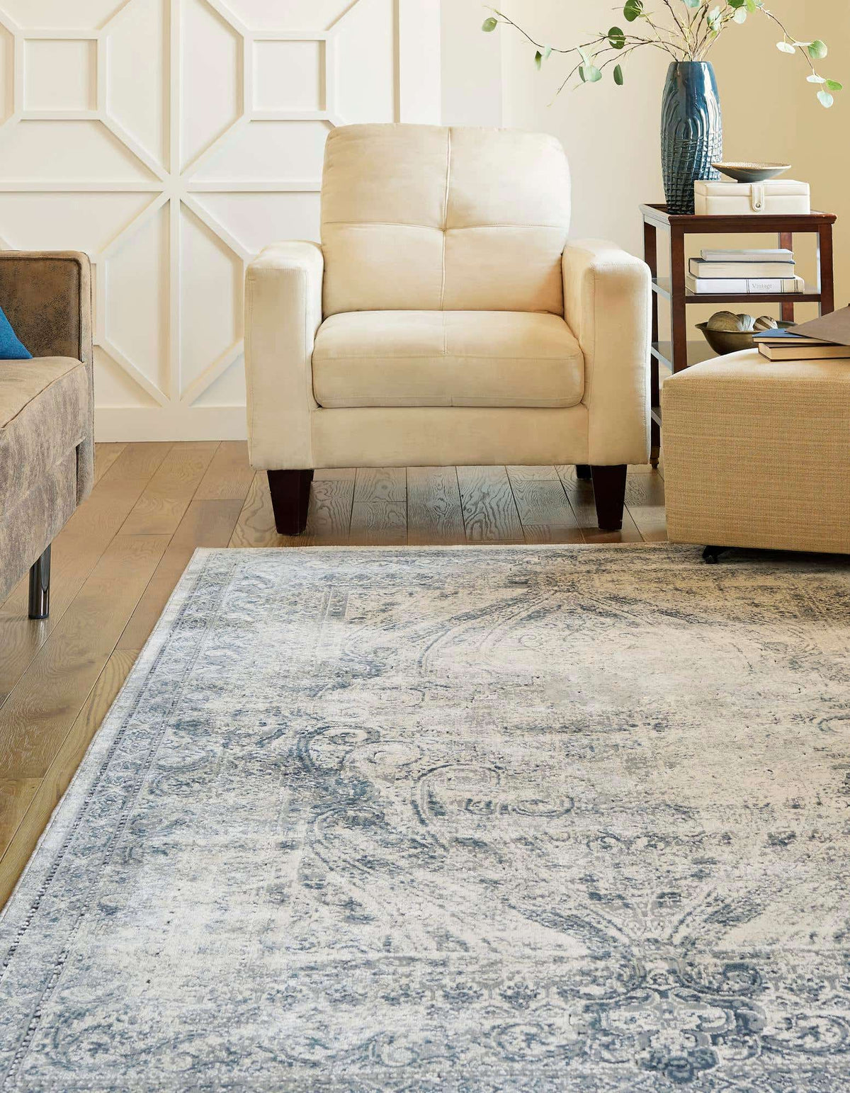 Rechteck Teppich Villa in Dunkelblau von Hadorn™ - Lifestyle Image