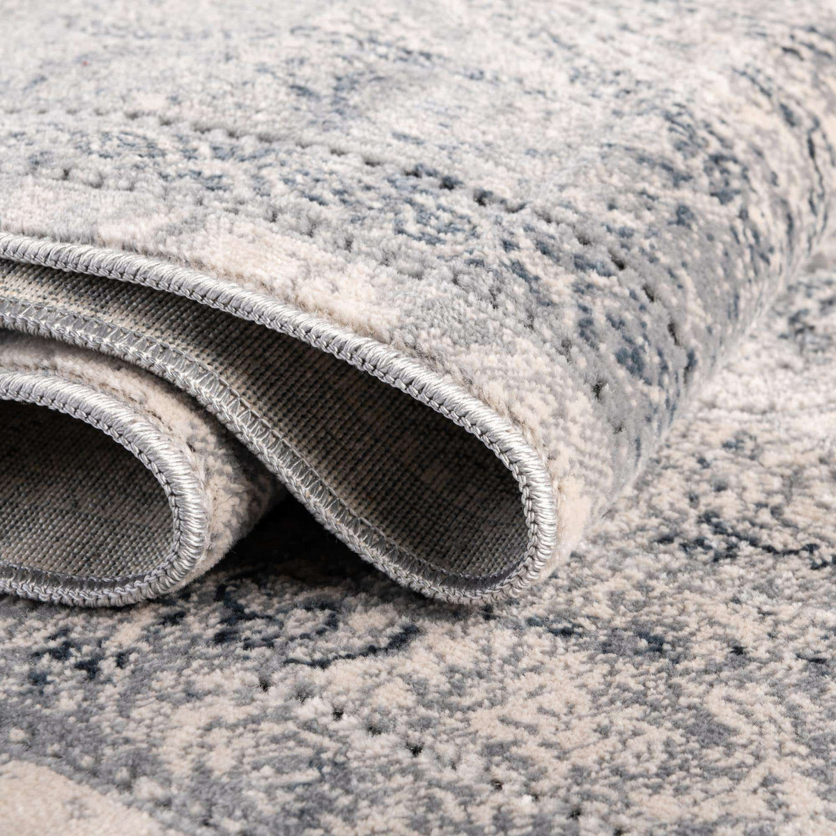 Rechteck Teppich Villa in Dunkelblau von Hadorn™ - Lifestyle Image