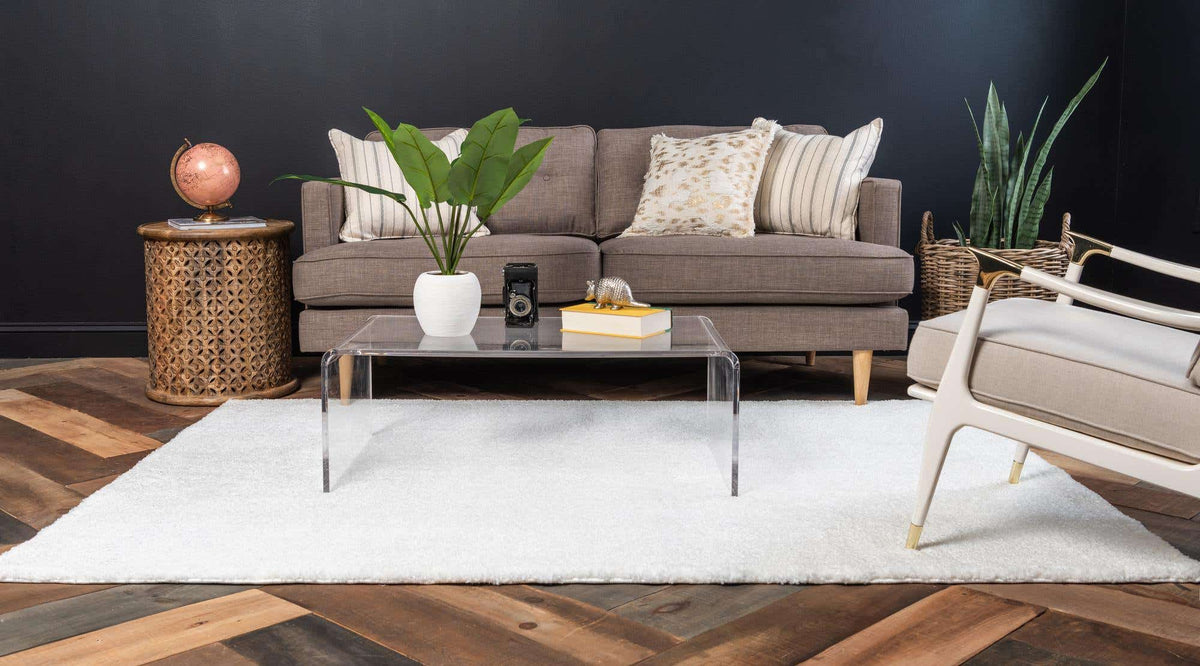 Rechteck Teppich Solid Frieze in Weiss von Hadorn™ - Lifestyle Image
