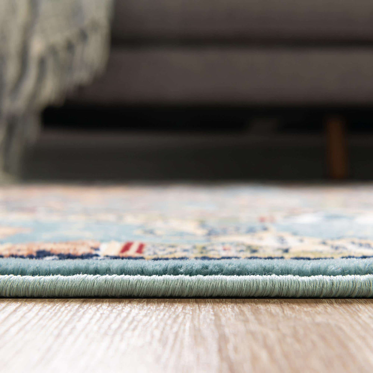 Rechteck Teppich Nain Design in Blau von Hadorn™ - Lifestyle Image