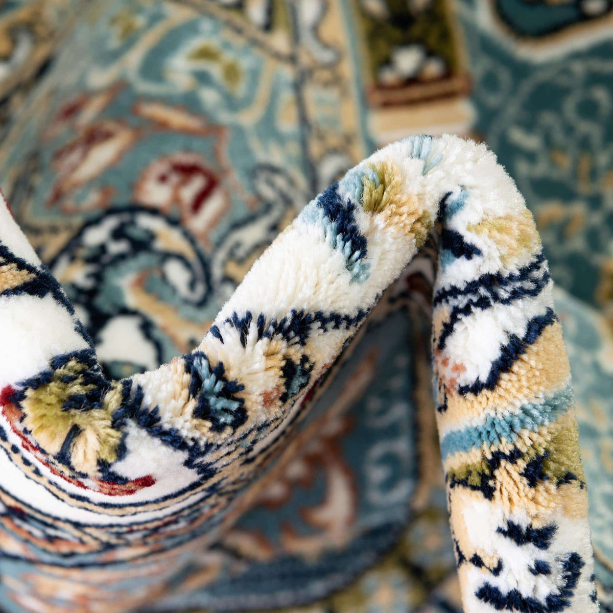 Rechteck Teppich Nain Design in Blau von Hadorn™ - Lifestyle Image