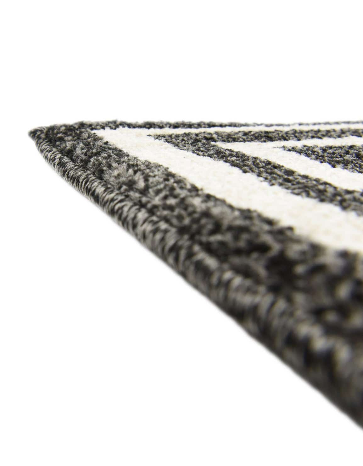 Läufer Teppich Greek Key in Schwarz von Hadorn™ - Lifestyle Image