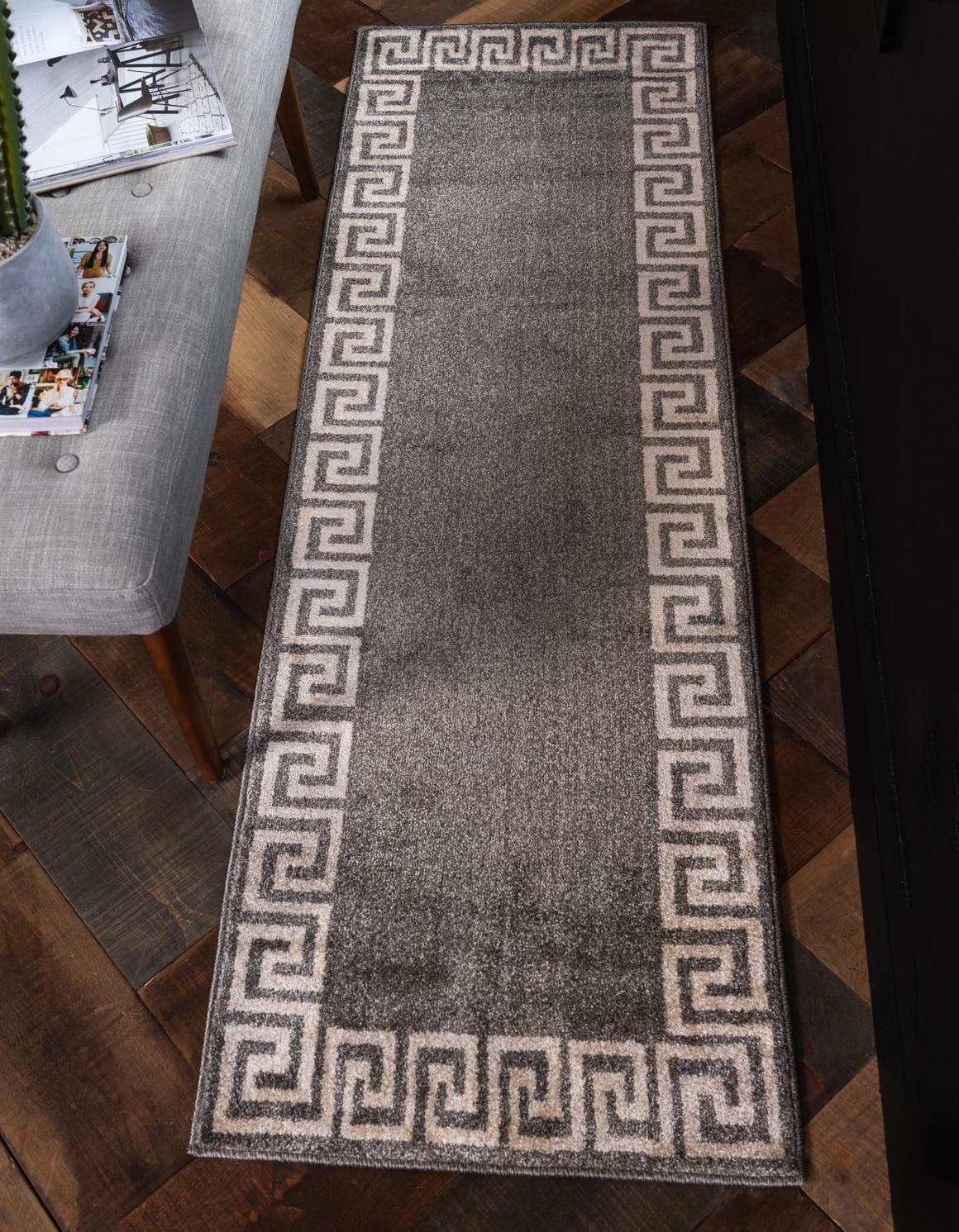 Läufer Teppich Greek Key in Grau von Hadorn™ - Lifestyle Image