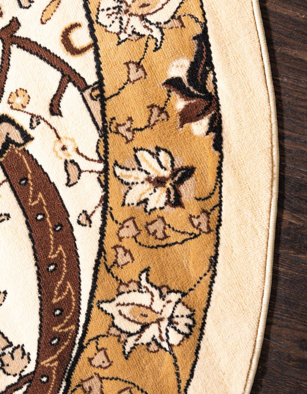 Rund Teppich Isfahan Design in Beige von Hadorn™ - Lifestyle Image
